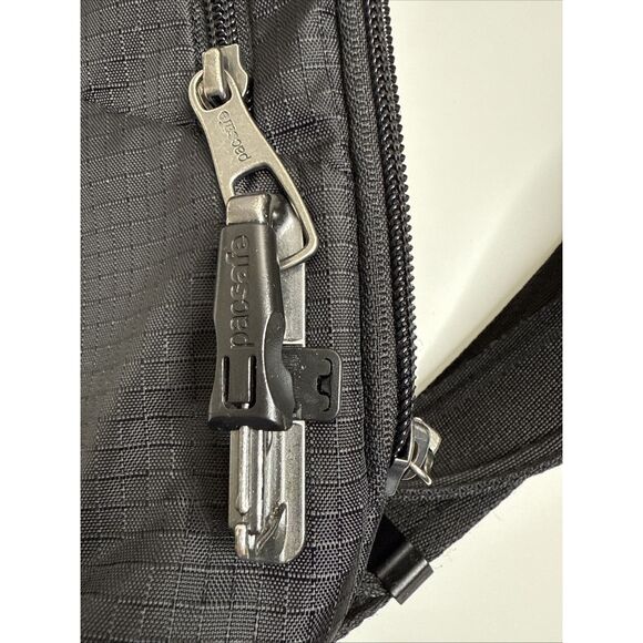 Pacsafe Vibe 150 Anti Theft Action Sling Pack  p60161 Black Cross Body - Picture 2 of 15